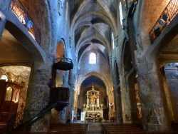 Intérieur de Notre Dame du Puy